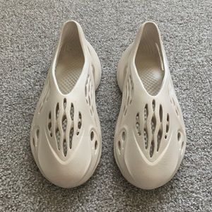 Yeezy Foam Runner Sand Size 11